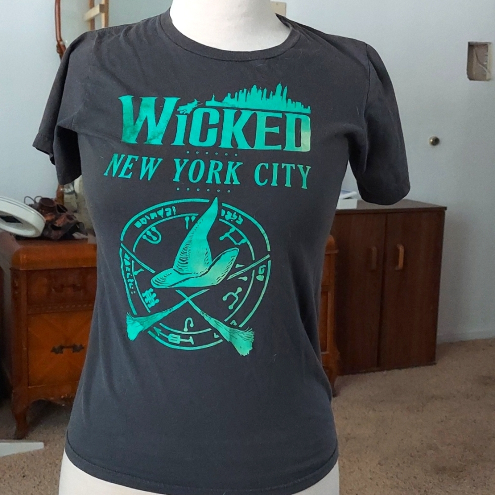Wicked NYC graphic tee